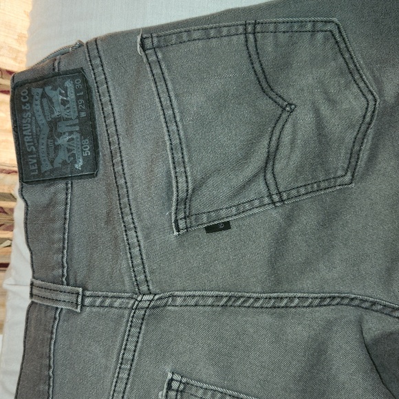 Levi's - Picture 2 of 3